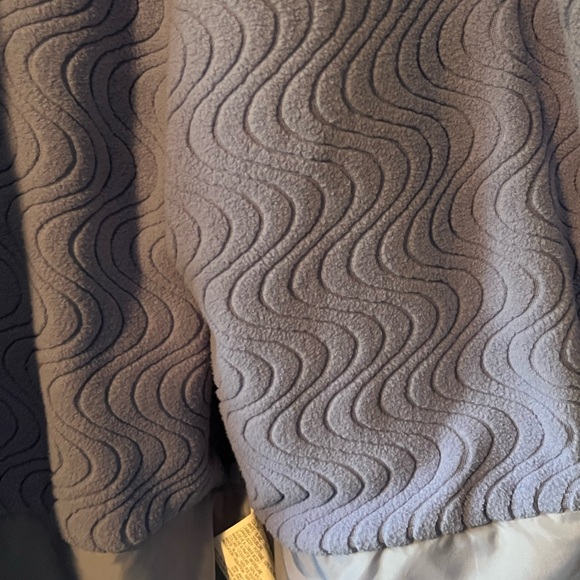 Columbia Lavender Women’s Jacket. Liner is a soft fleece. - Picture 5 of 7